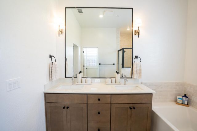 812 Traverse Drive S, Madera, CA 93636