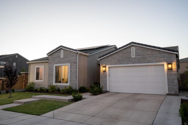812 Traverse Drive S, Madera, CA 93636