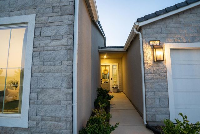 812 Traverse Drive S, Madera, CA 93636