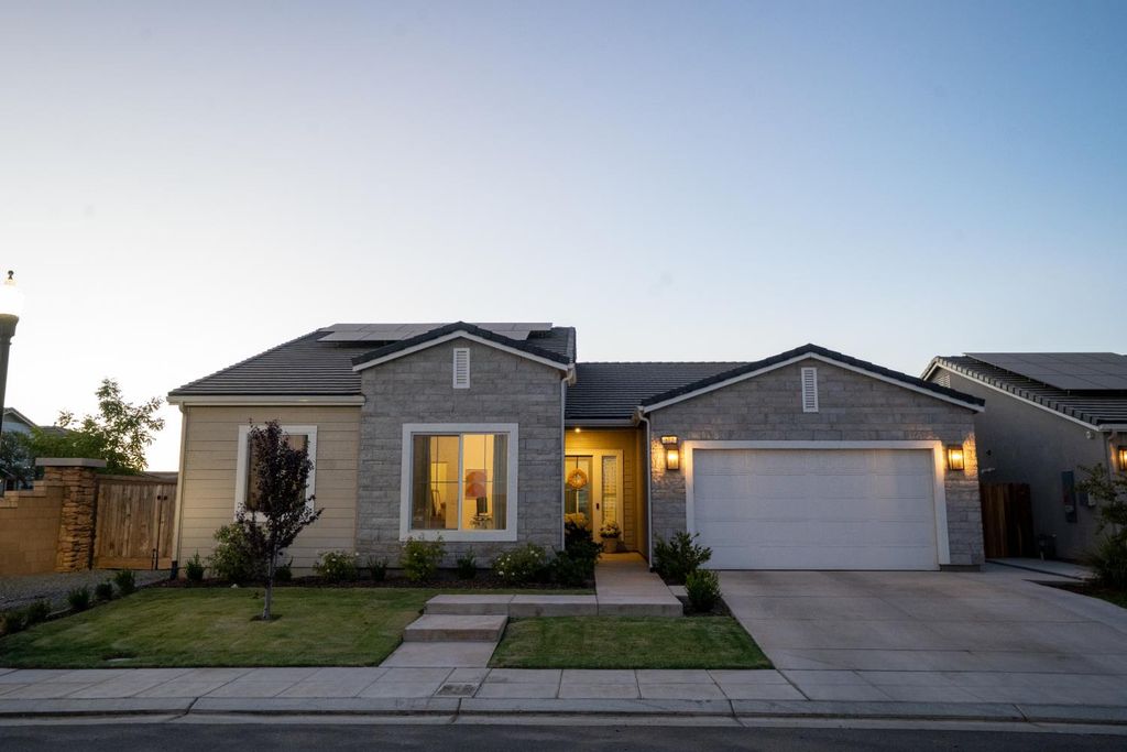 812 Traverse Drive S, Madera, CA 93636