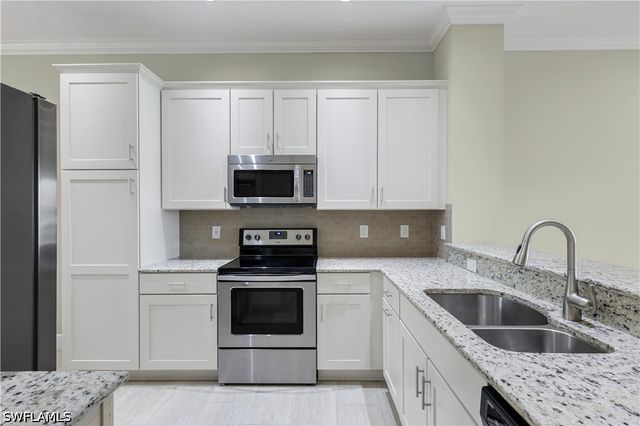 15114 Palmer Lake CIR 203, Naples, FL 34109