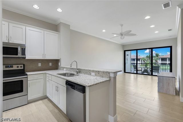 15114 Palmer Lake CIR 203, Naples, FL 34109