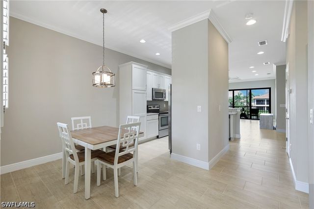 15114 Palmer Lake CIR 203, Naples, FL 34109