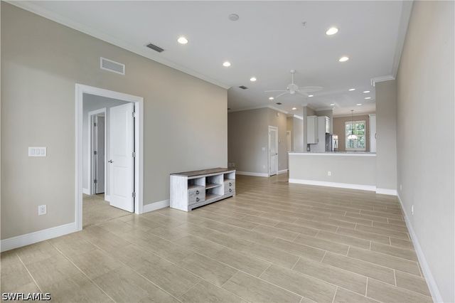 15114 Palmer Lake CIR 203, Naples, FL 34109