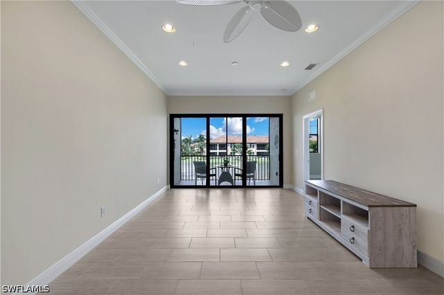 15114 Palmer Lake CIR 203, Naples, FL 34109