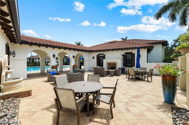 15114 Palmer Lake CIR 203, Naples, FL 34109