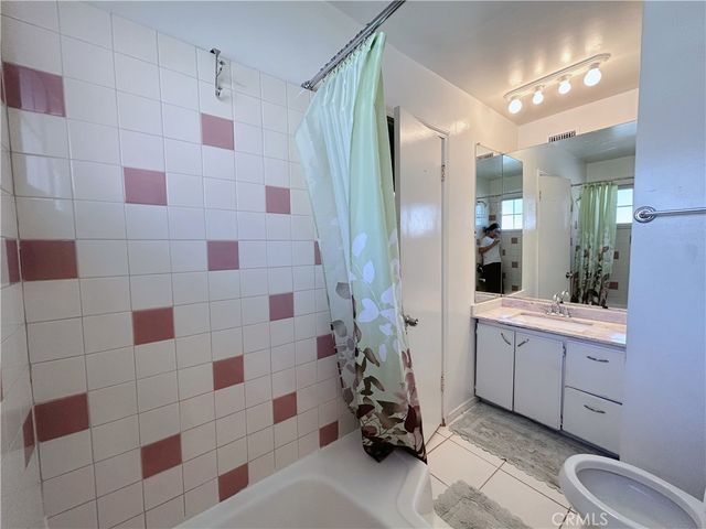 911 E La Verne Ave 1, Pomona, CA 91767