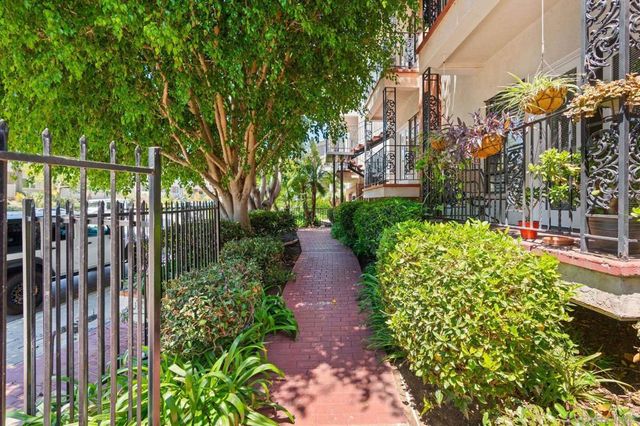 2630 Pirineos Way 4, Carlsbad, CA 92009