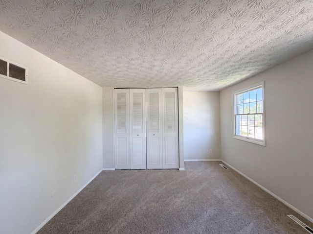 1301 Cinnamon Place, Galloway, OH 43119