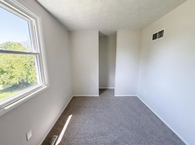 1301 Cinnamon Place, Galloway, OH 43119