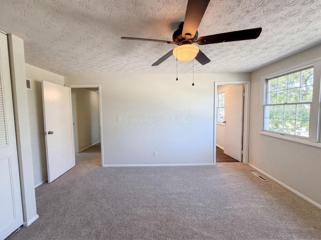 1301 Cinnamon Place, Galloway, OH 43119