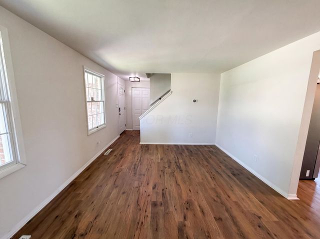 1301 Cinnamon Place, Galloway, OH 43119
