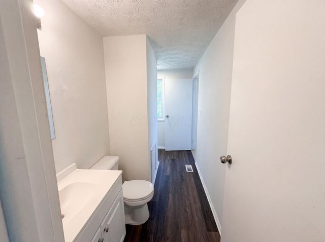 1301 Cinnamon Place, Galloway, OH 43119