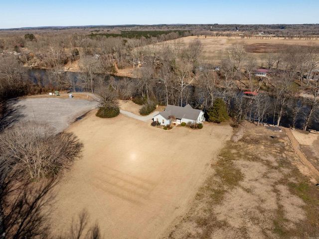 284 Dripping Springs, Pangburn, AR 72121