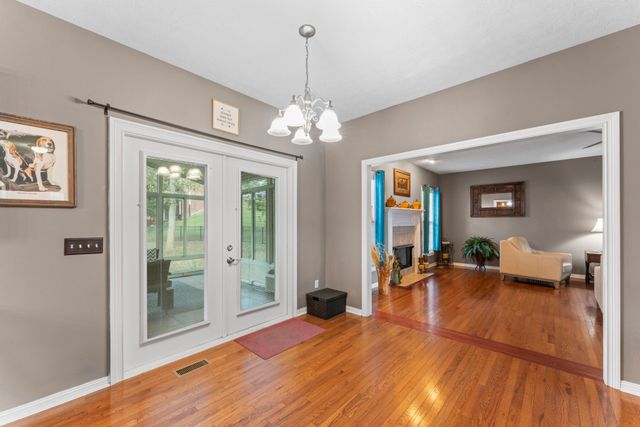 215 Crooked Creek Ln, Hendersonville, TN 37075