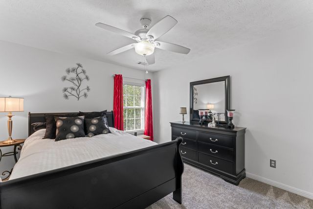 215 Crooked Creek Ln, Hendersonville, TN 37075