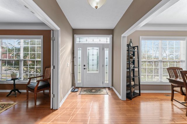 215 Crooked Creek Ln, Hendersonville, TN 37075