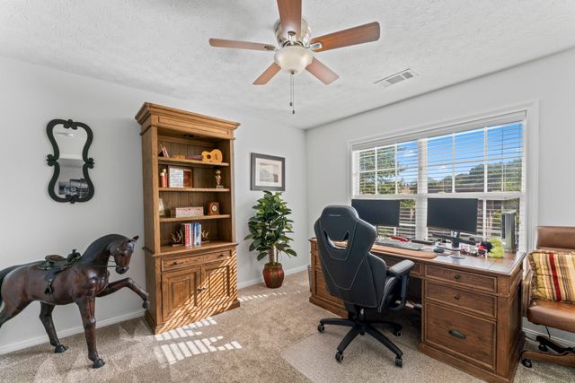 215 Crooked Creek Ln, Hendersonville, TN 37075