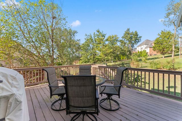 215 Crooked Creek Ln, Hendersonville, TN 37075