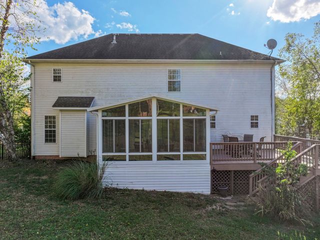 215 Crooked Creek Ln, Hendersonville, TN 37075