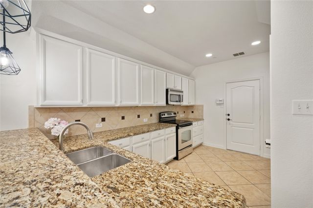 2661 Jacobson Drive, Lewisville, TX 75067