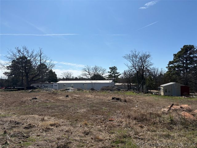 239 Berry Lane, Eufaula, OK 74432
