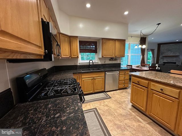 15452 CAGNEY CT, Woodbridge, VA 22193