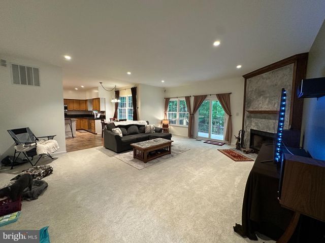15452 CAGNEY CT, Woodbridge, VA 22193
