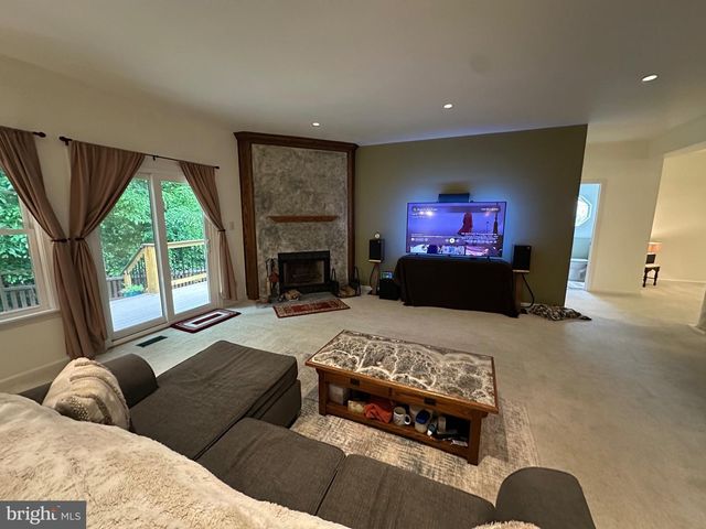 15452 CAGNEY CT, Woodbridge, VA 22193