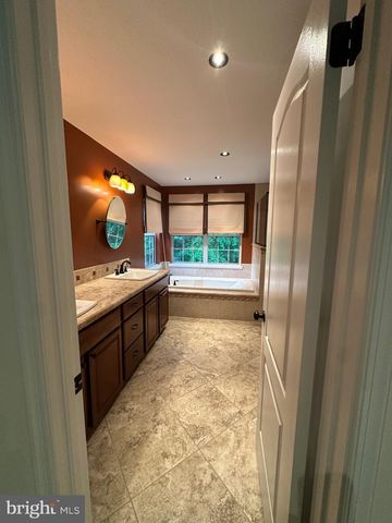 15452 CAGNEY CT, Woodbridge, VA 22193