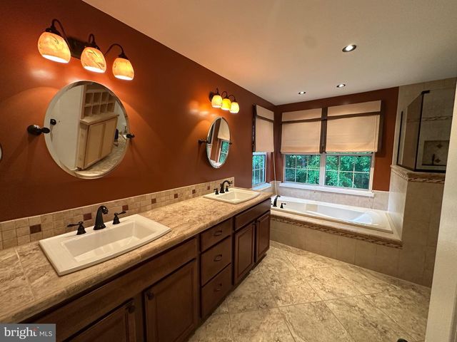 15452 CAGNEY CT, Woodbridge, VA 22193