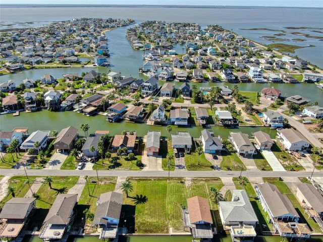 16523 Bahama Way, Galveston, TX 77554