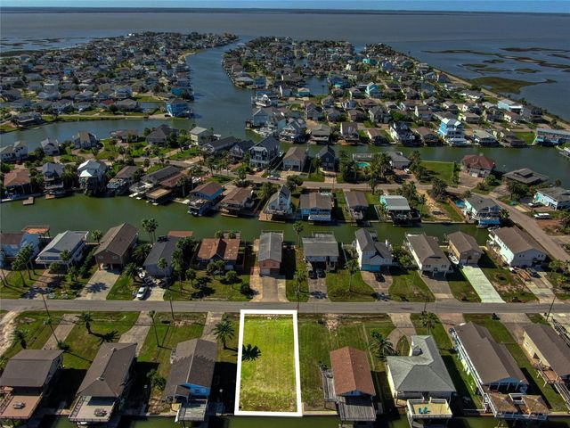 16523 Bahama Way, Galveston, TX 77554