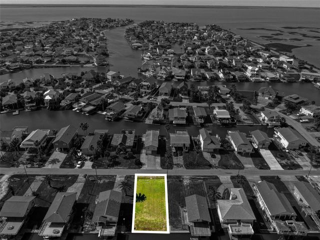 16523 Bahama Way, Galveston, TX 77554