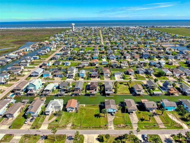 16523 Bahama Way, Galveston, TX 77554