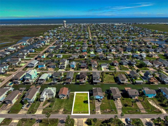 16523 Bahama Way, Galveston, TX 77554