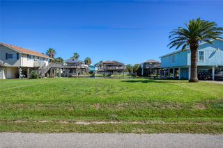 16523 Bahama Way, Galveston, TX 77554