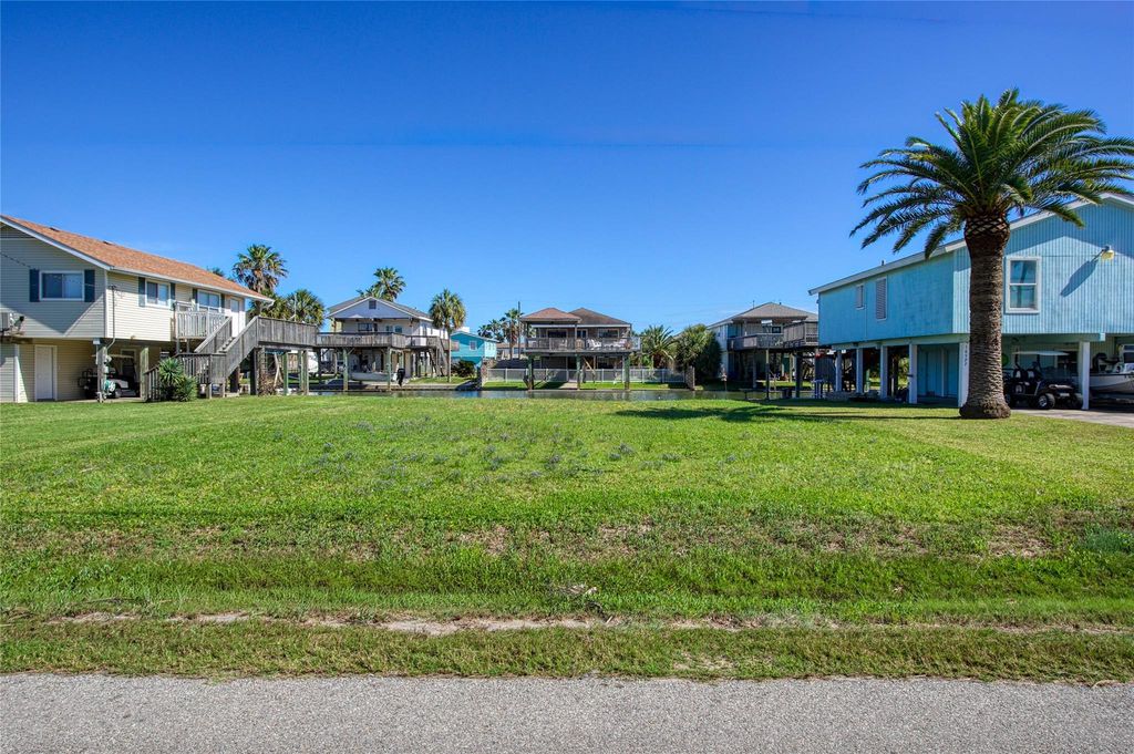 16523 Bahama Way, Galveston, TX 77554