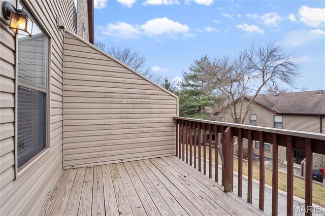 707 Forest Trace Drive E, Chesterfield, MO 63017