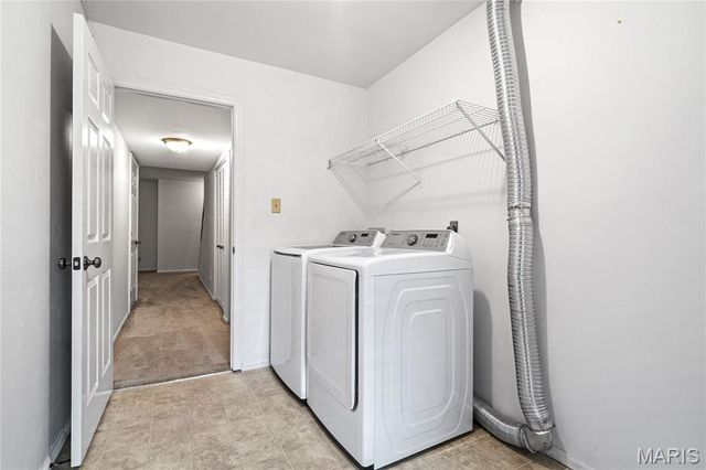 707 Forest Trace Drive E, Chesterfield, MO 63017