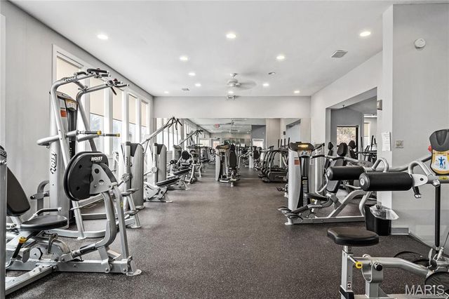 707 Forest Trace Drive E, Chesterfield, MO 63017