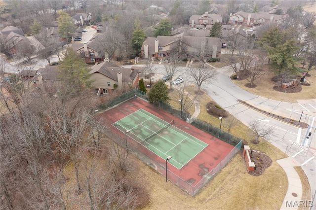 707 Forest Trace Drive E, Chesterfield, MO 63017