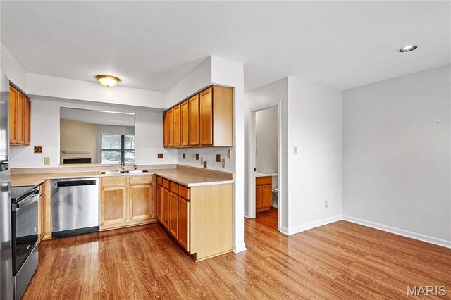 707 Forest Trace Drive E, Chesterfield, MO 63017