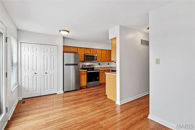 707 Forest Trace Drive E, Chesterfield, MO 63017