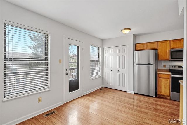 707 Forest Trace Drive E, Chesterfield, MO 63017