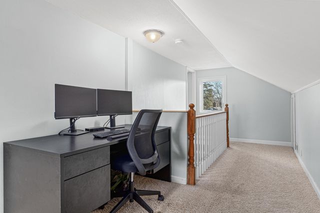 1801 Chatsworth Street N, Roseville, MN 55113