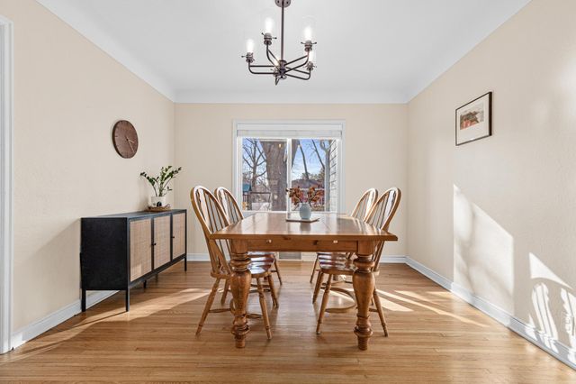 1801 Chatsworth Street N, Roseville, MN 55113