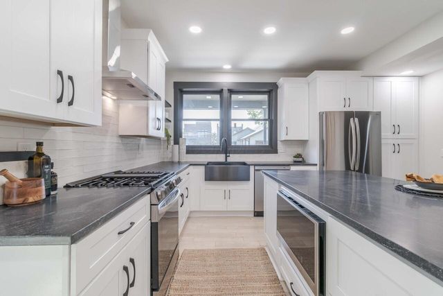 295 E 5th Avenue, Columbus, OH 43201