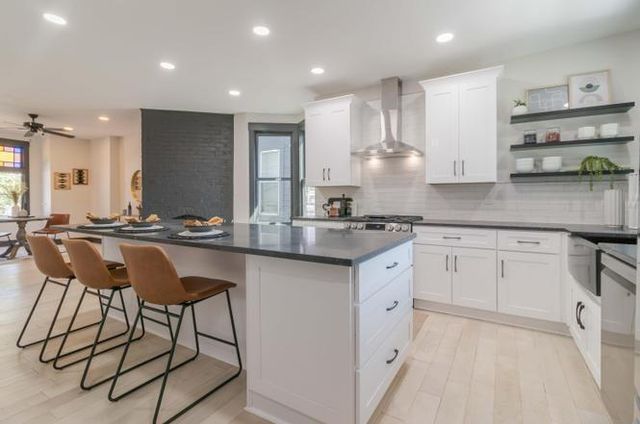 295 E 5th Avenue, Columbus, OH 43201