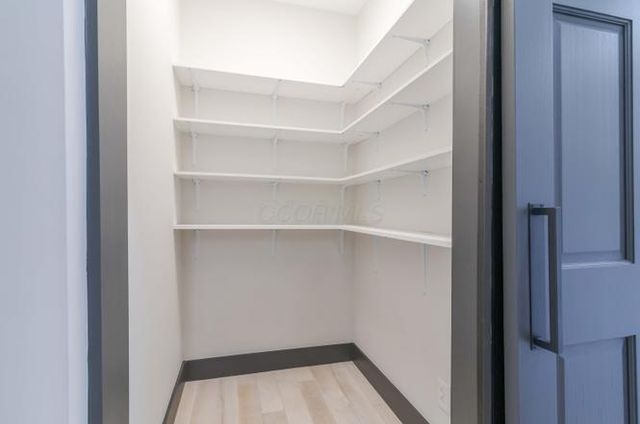 295 E 5th Avenue, Columbus, OH 43201